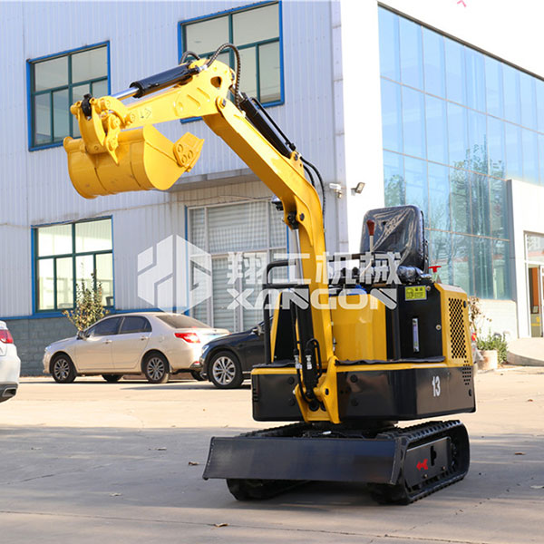 13型小型挖掘機(jī)精于細(xì)節(jié)，專于品質(zhì)